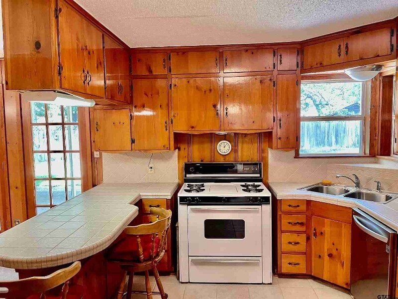 Building Photo - 3801 Jan Ave