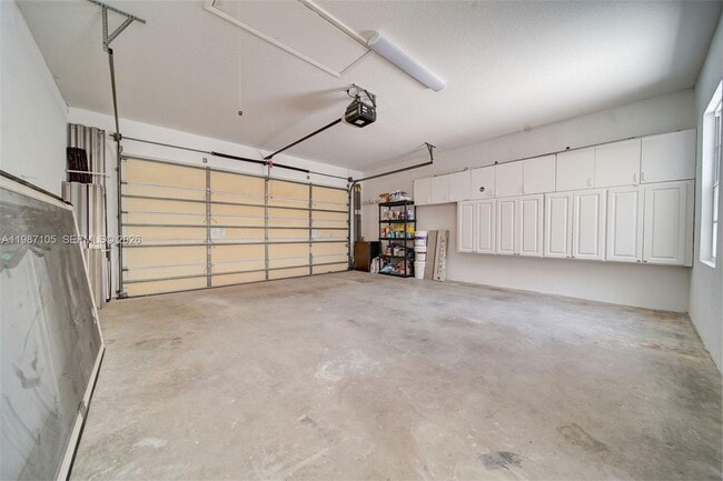 Building Photo - 174 Satin Leaf Dr