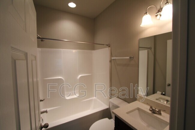 Building Photo - 2857 Whispering Trails Dr