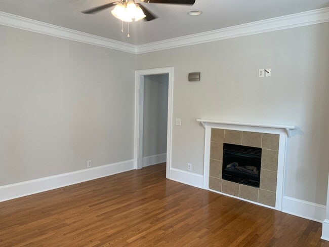 Building Photo - Beautiful Two Story Duplex in Historic Dilworth!