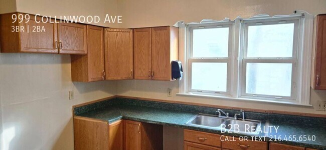 Building Photo - 999 Collinwood Ave