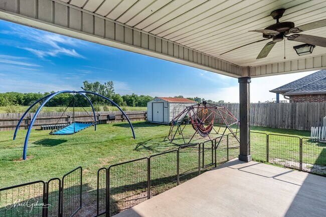 Building Photo - LEGACY HOME AVAILABLE! BELLE ROSE!