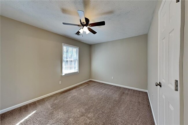 Building Photo - 1587 Casper Hill Dr