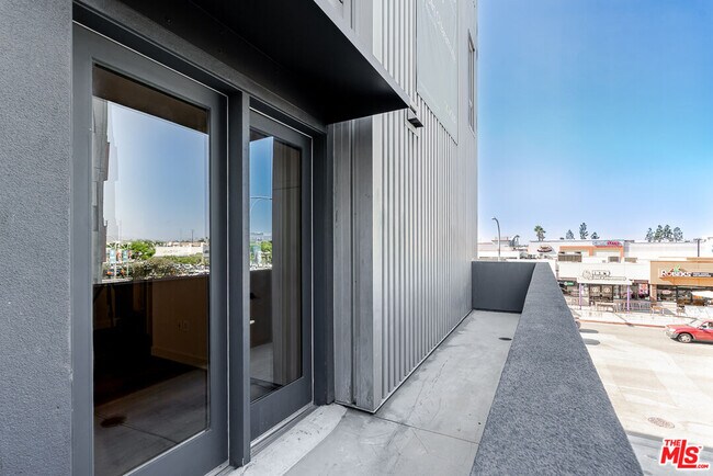 Building Photo - 10601 Washington Blvd