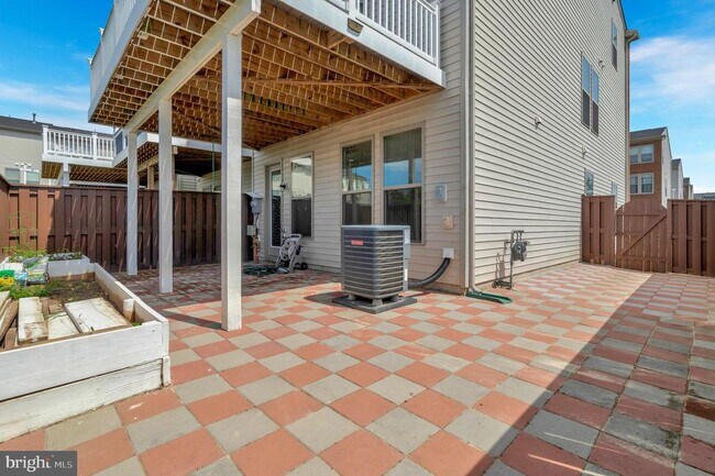 Building Photo - 42502 Dogwood Glen Square