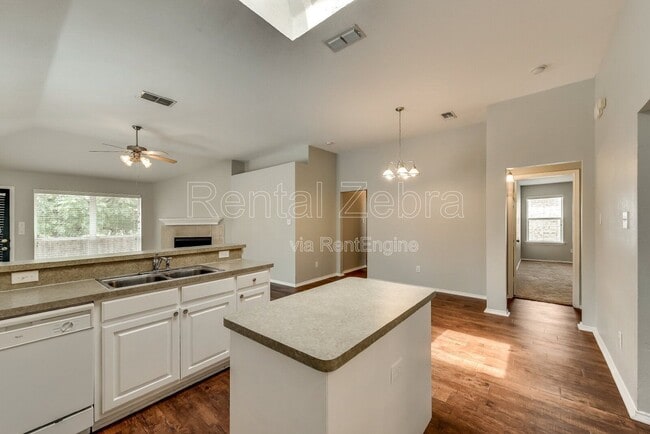 Building Photo - 109 Flyaway Ln