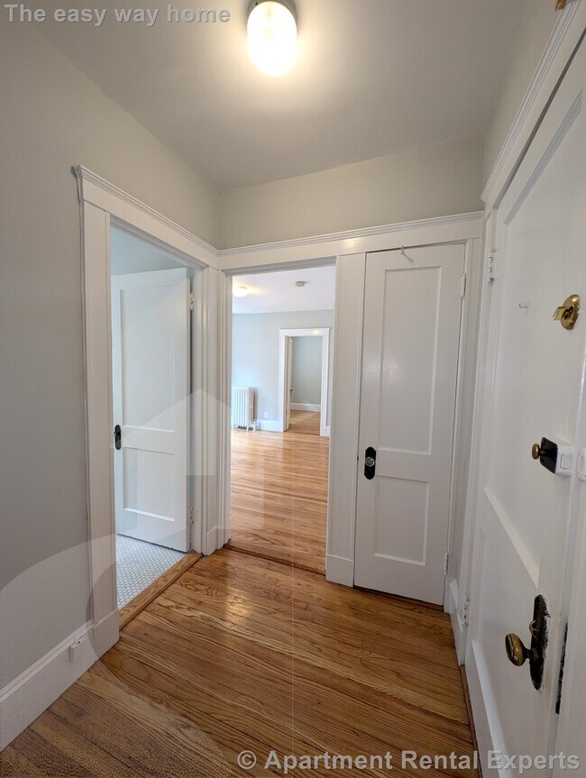 Building Photo - 156-158 Summer St Unit #304