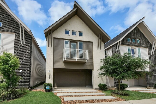 Building Photo - 1044 Homer St