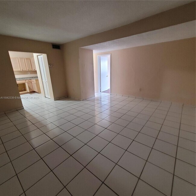 Building Photo - 5100 SW 41st St