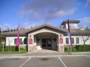 Building Photo - The Oaks at Sunset Phase II