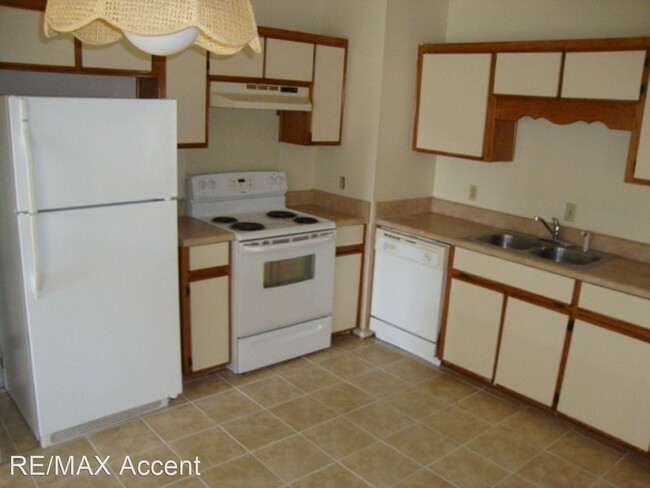 Building Photo - 3 br, 2 bath House - 930 Piercefield
