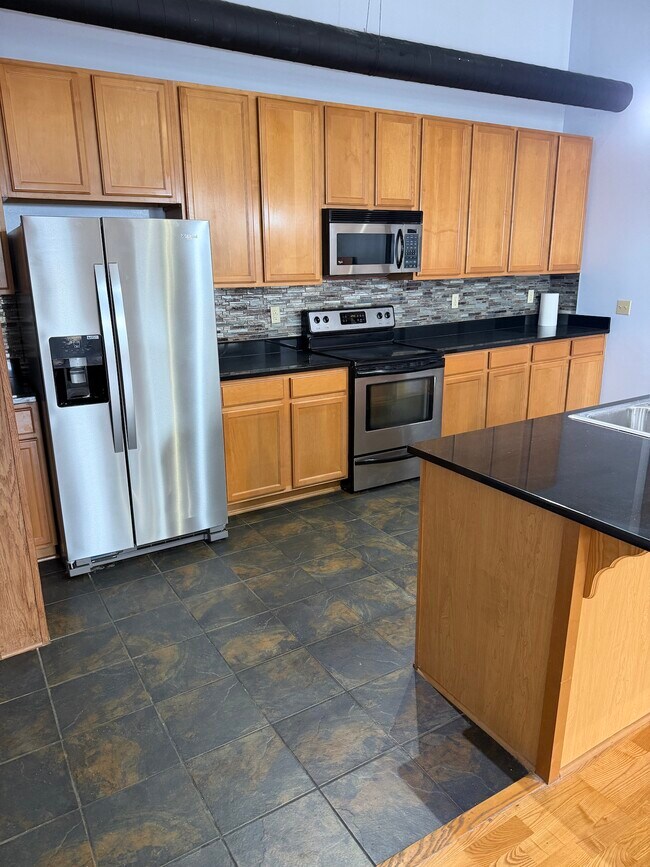 Building Photo - 720 S Marquette St