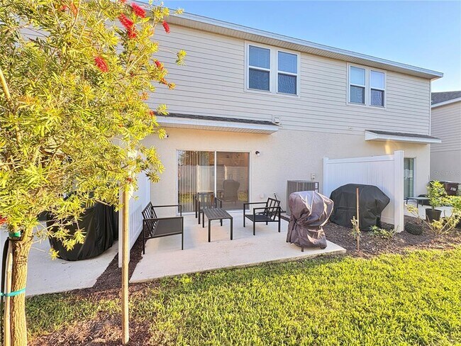 Building Photo - 5020 Revolutionary Wy