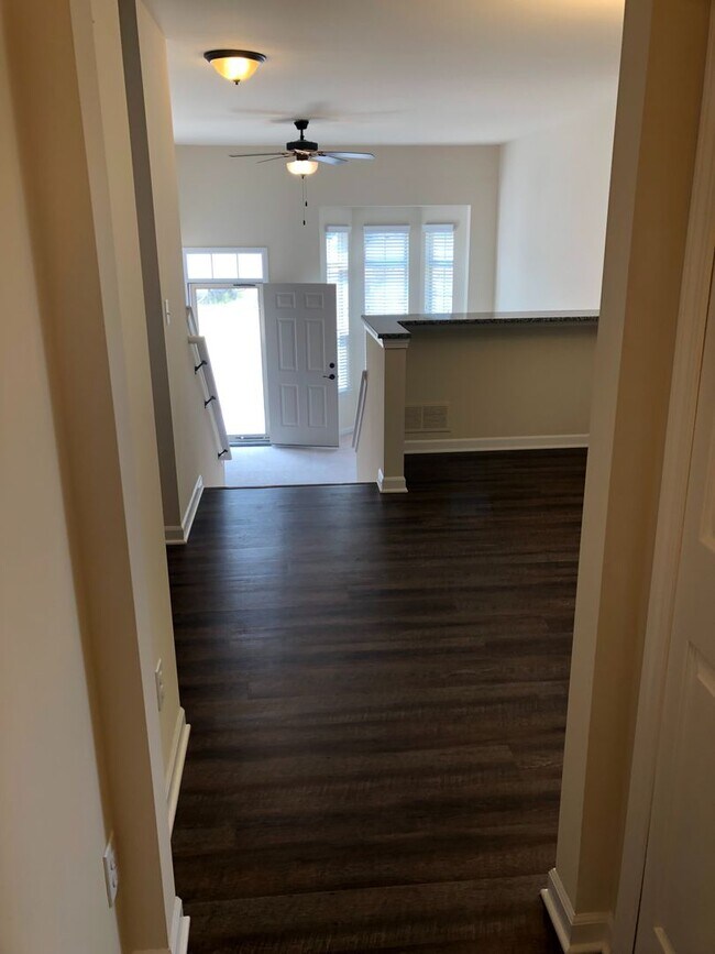 Building Photo - 8246 Promenade Cir