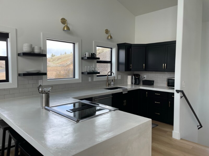 Building Photo - 40740 Clearview Dr N