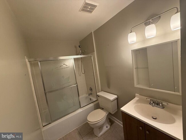 Building Photo - 9200 Bridle Path Ln