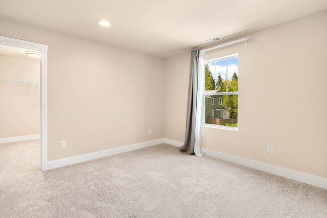 Building Photo - Rare Find – Luxury 6-Bedroom Home with Two...