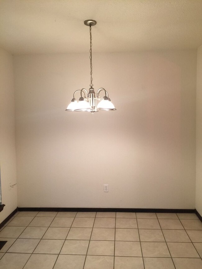 Building Photo - 904-904 Aspen Ct