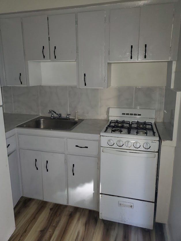 Kitchen- Brand New Fridge - 1937 Madison St