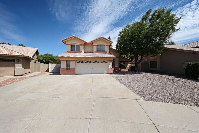 Building Photo - 5BD 3BA with Pool in West Chandler!