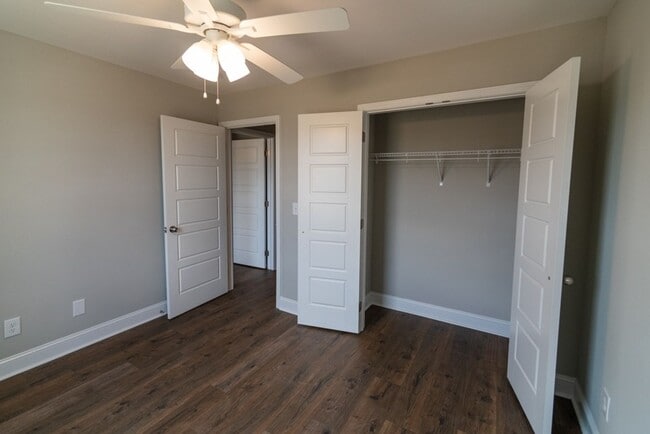 Building Photo - Contemporary 3-Bedroom Beauty with Walk-In Closet and Tile Shower Retreat