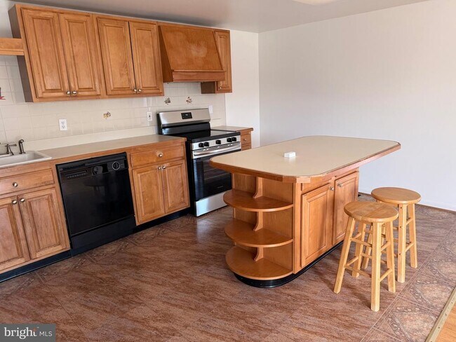 Building Photo - 7285 Clyde Jones Rd