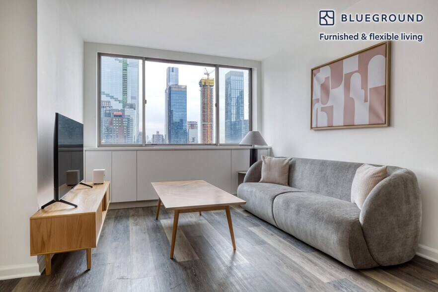 Primary Photo - 520 W 43rd St