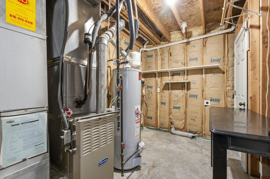 Building Photo - 11516 N Windsor Ave