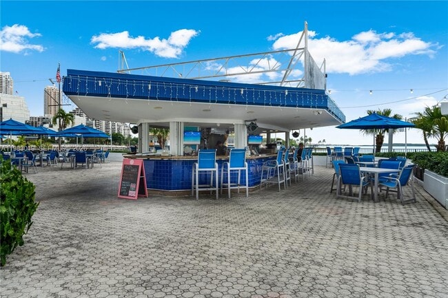Building Photo - 825 Brickell Bay Dr