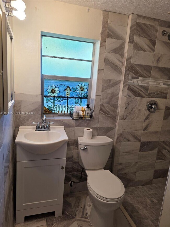 Building Photo - 4321 Kirby Loop Rd