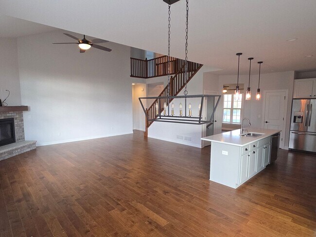 Building Photo - W239N3743 River Birch Ct