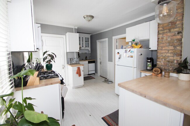 Building Photo - 416 Cantwell Ct