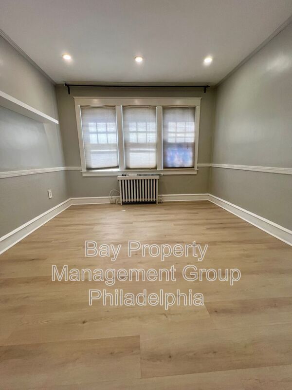 Building Photo - 25 W Parkway Ave