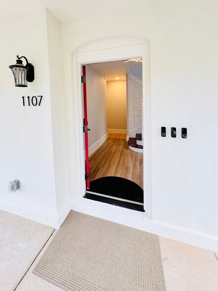 Building Photo - 1107 N Downing St