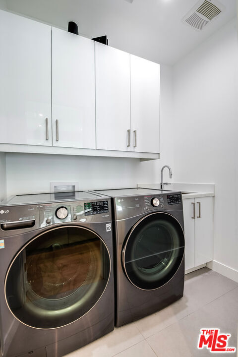 Building Photo - 13378 Contour Dr