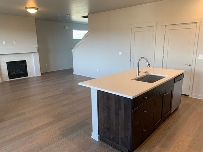 Building Photo - 3 Bed/2.5 Bath Pahlisch Home in NE Bend - ...