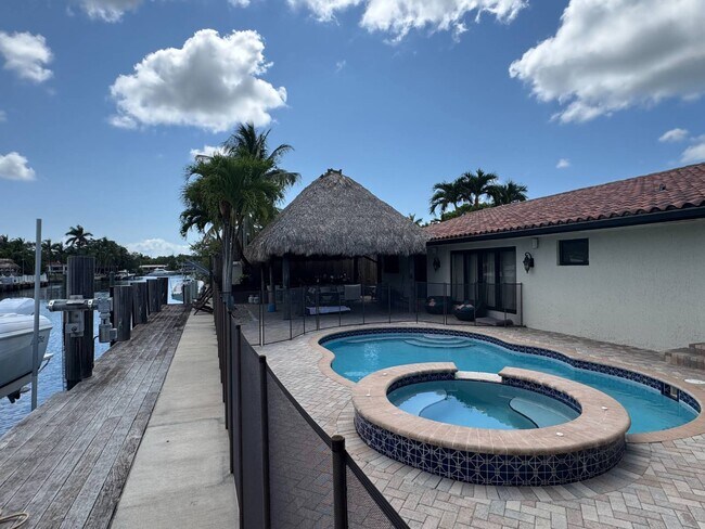 Building Photo - 2075 Ixora Rd