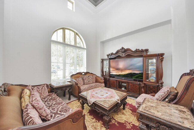 Building Photo - 1911 Sapphire Pines Ln