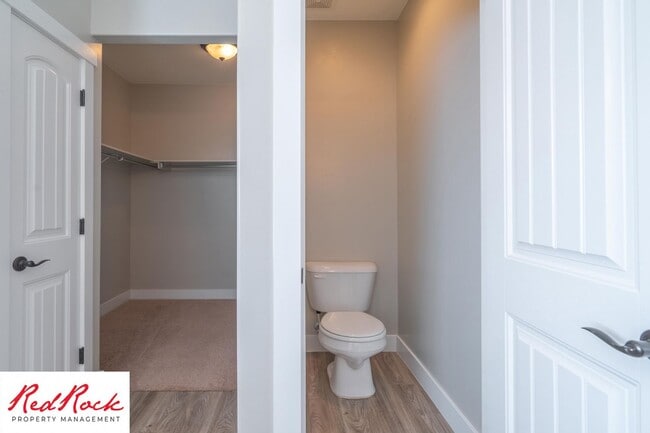 Building Photo - 4 Bedroom Spacious St. George Home with Large Backyard