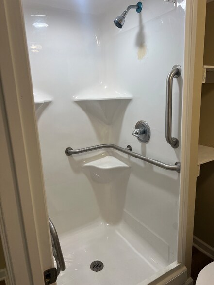 Building Photo - 4837 Cascade Dr