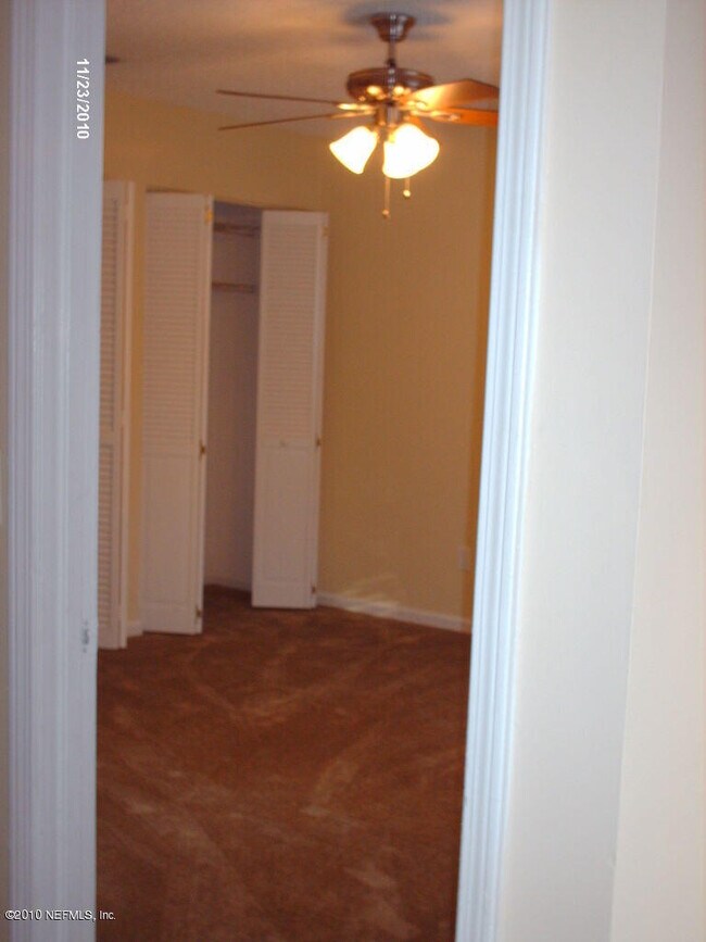 Building Photo - 85 Debarry Ave