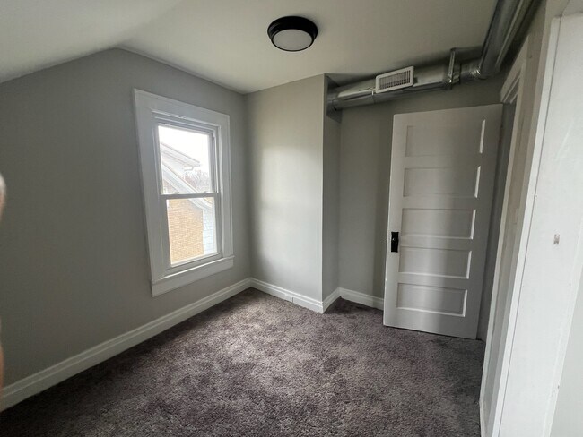 Building Photo - 1414 W Main St