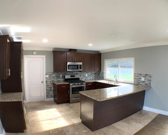 Building Photo - 4 bedroom in Camarillo CA 93010