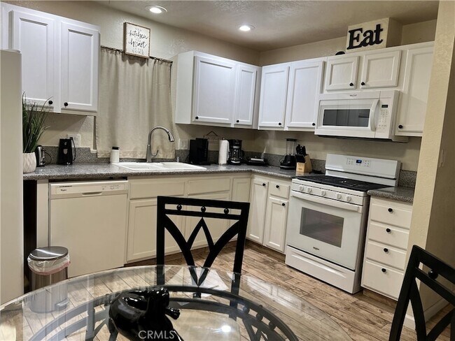 Building Photo - 22903 Waters Dr