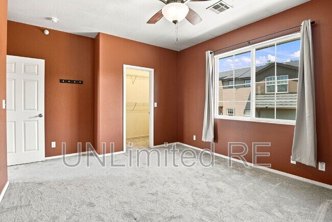 Building Photo - 2455 W Silverton Dr