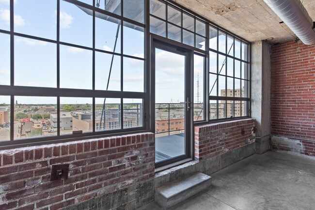 Building Photo - Ventana Unit 612