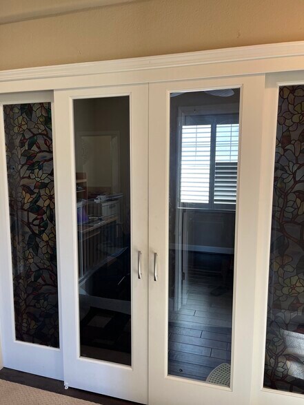 Enertainemnt - 590 Selby Ln