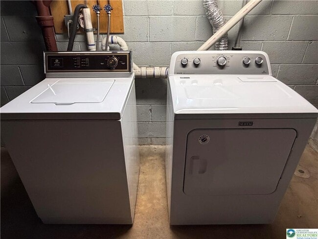 Building Photo - 1640 Stanhope St