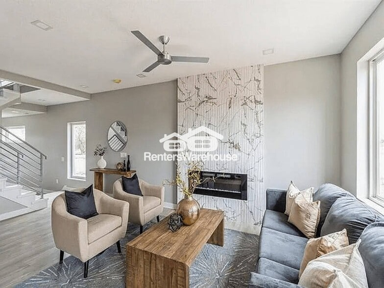 Building Photo - 15536 Rocklyn Pl