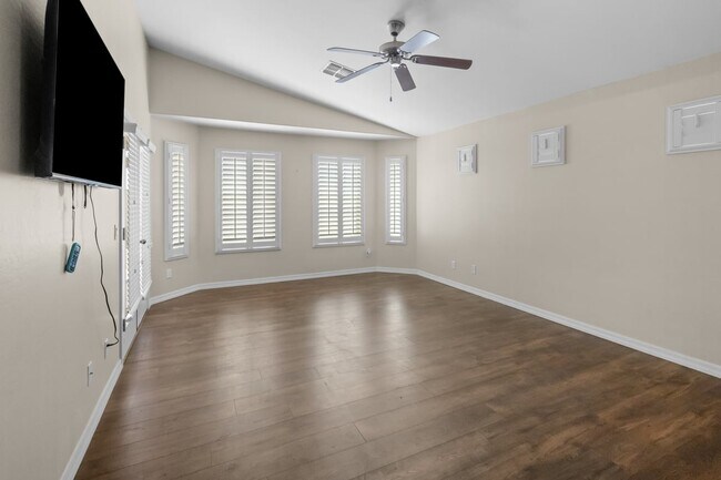 Building Photo - Buckeye Home